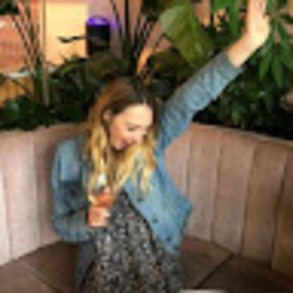 Meet your Posher, Amanda - Picture 1 of 1